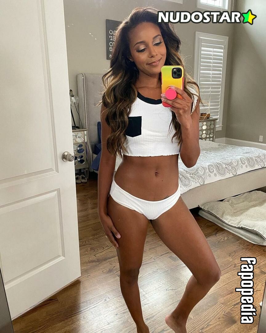 Brandi Rhodes Nude Leaks