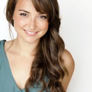 Milana Vayntrub hot selfie