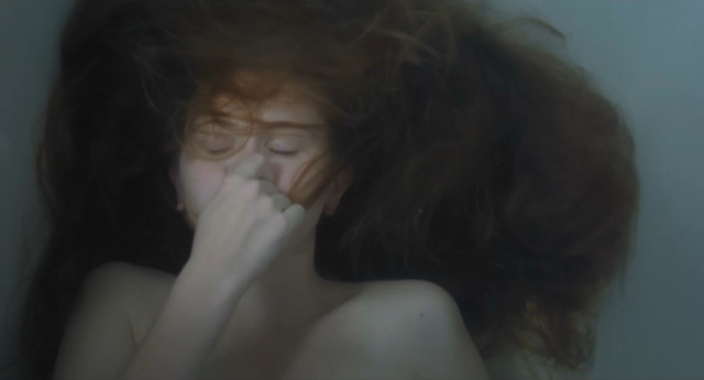 Justyna Wasilewska nude – Granice wytrzymalosci (2013)