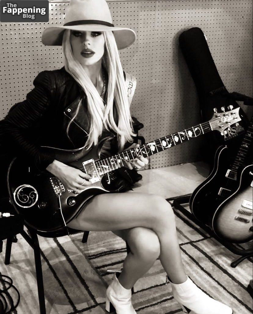 Orianthi Sexy (12 Photos)