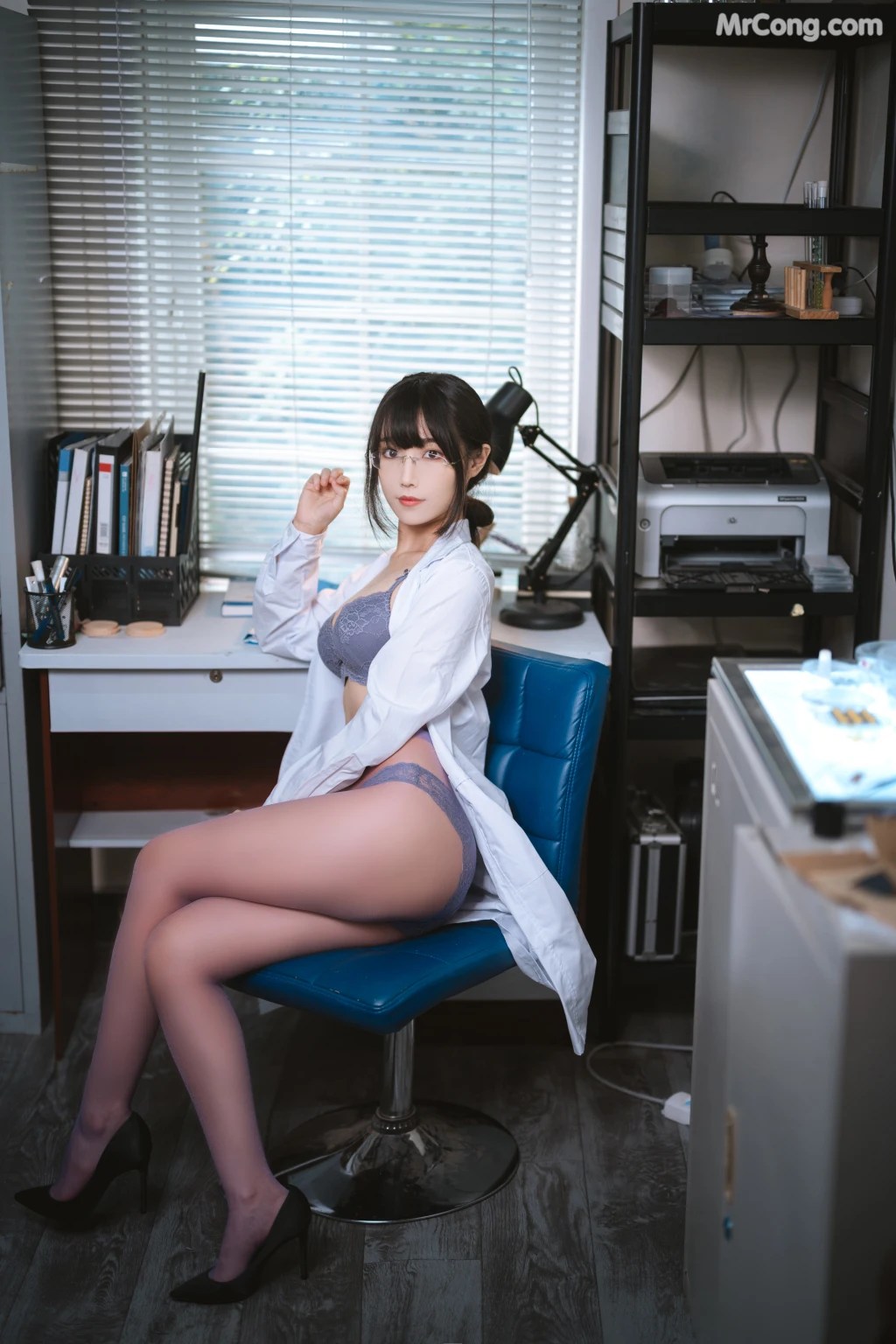 Coser@汪知子 Vol.015: 医生姐姐 (34 photos)