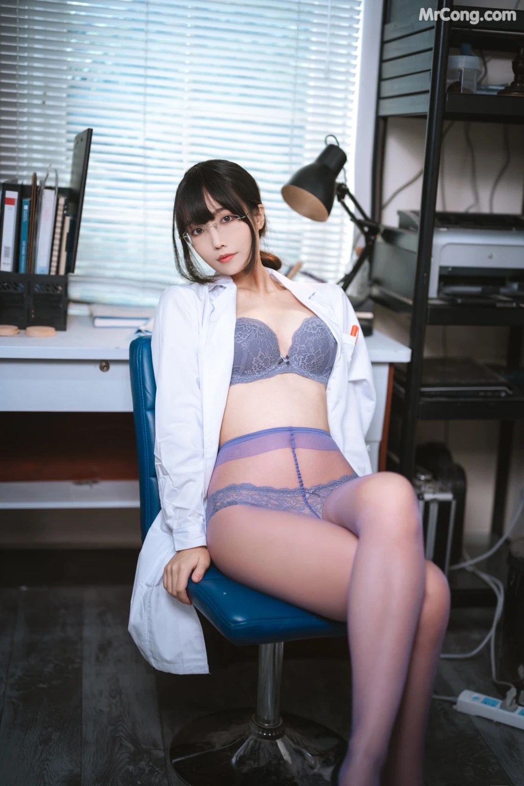 Coser@汪知子 Vol.015: 医生姐姐 (34 photos)