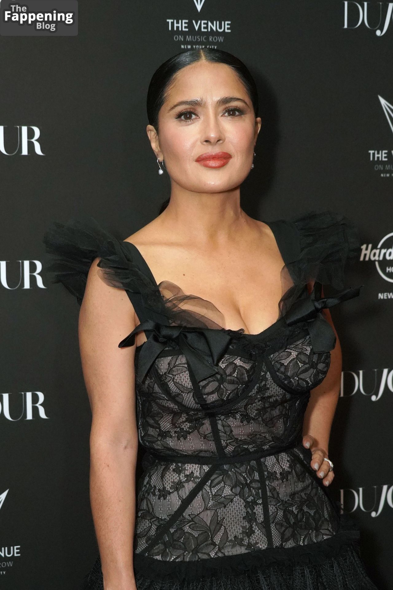 Salma Hayek Sexy (8 Photos)