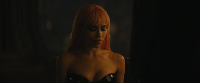 Zoe Kravitz sexy - The Batman (2022)