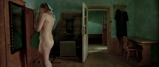 Agnieszka Warchulska nude - Szelest (2010)