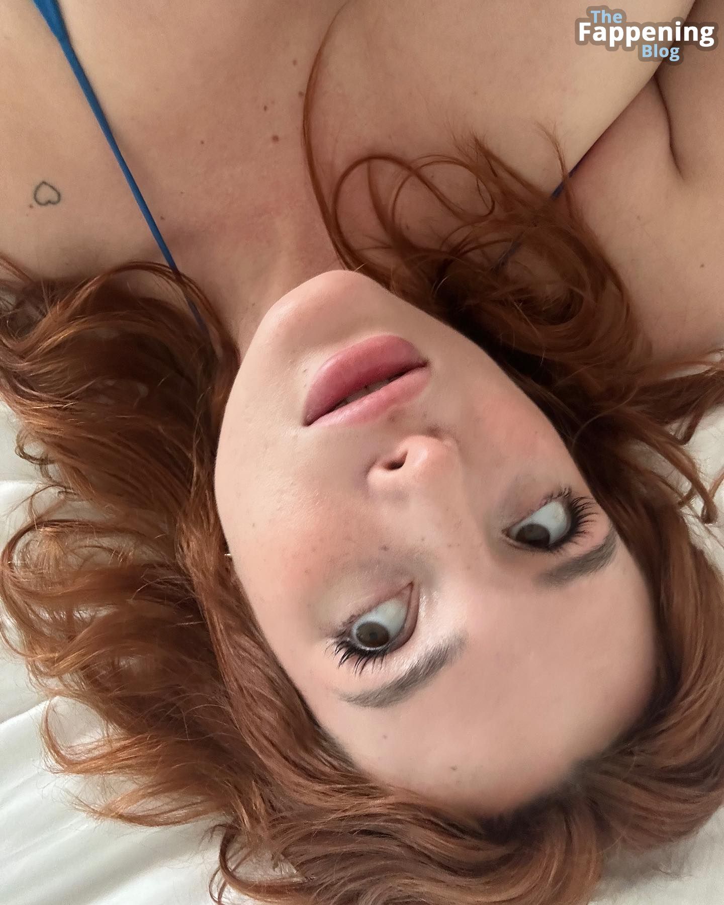 Bella Thorne Hot (5 Photos)