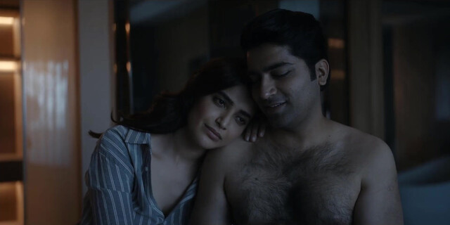 Karishma Tanna sexy - Scoop s01e03,04 (2023)