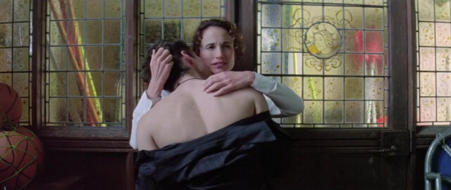 Andie MacDowell sexy, Anna Chancellor sexy - Crush (2001)