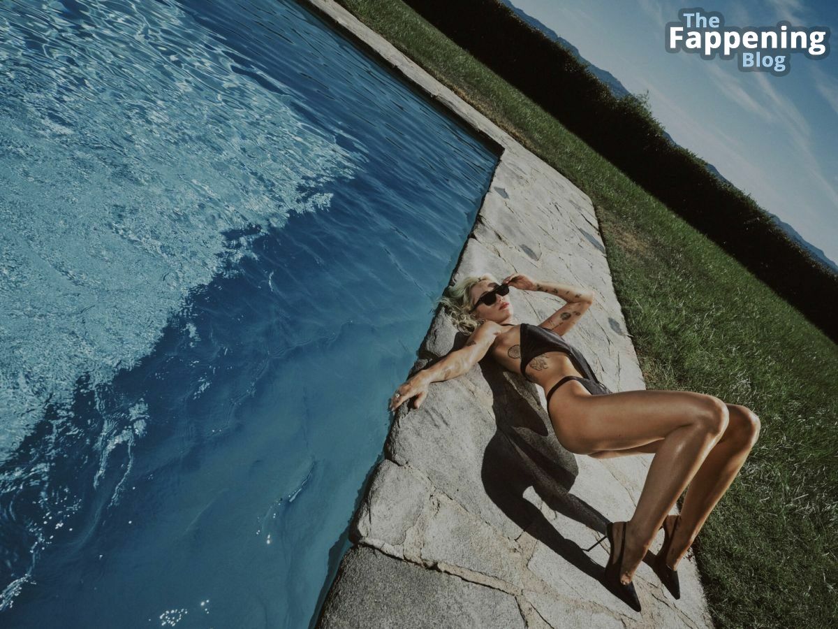 Miley Cyrus Nude & Sexy – Endless Summer Vacation Album Promo Shoot (19 Photos)