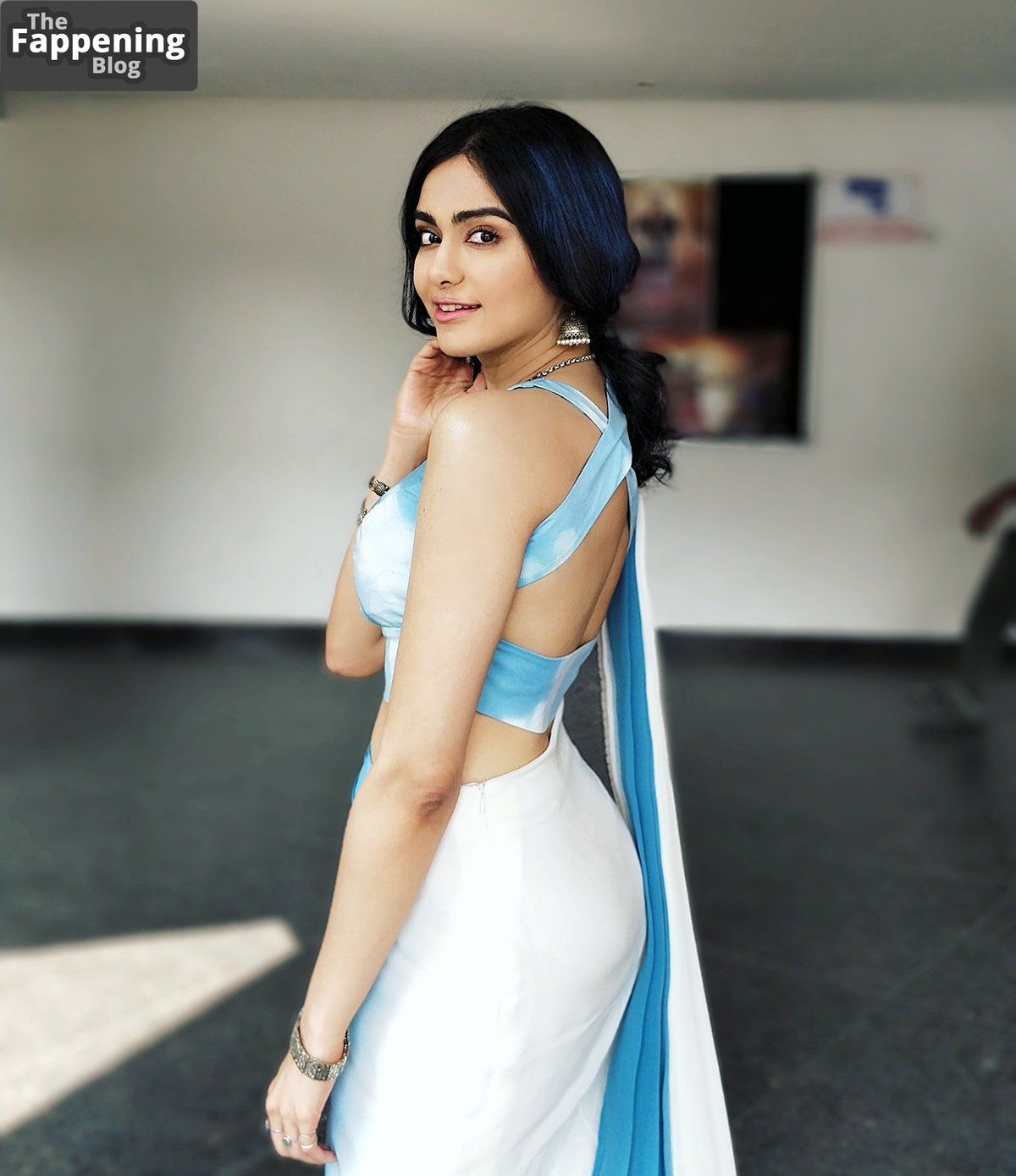 Adah Sharma Sexy (4 Photos)