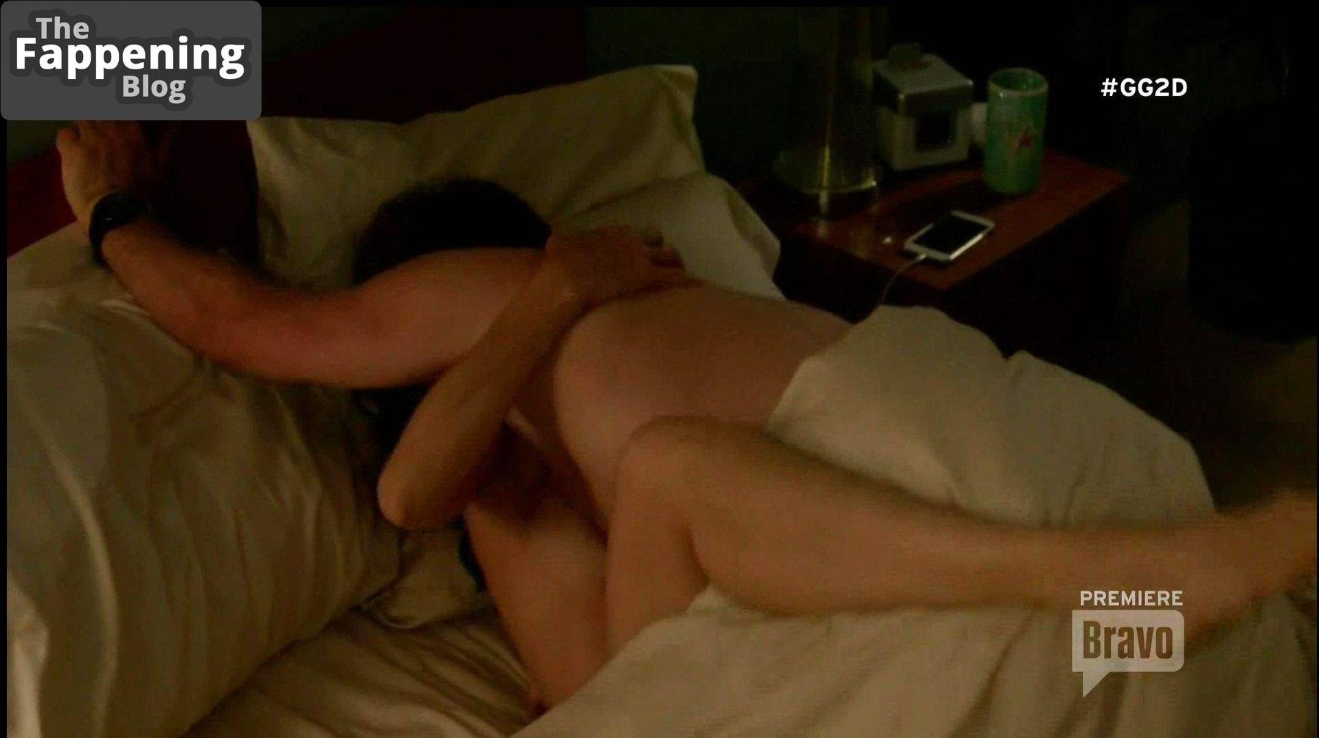 Lisa Edelstein Nude & Sexy – Girlfriends’ Guide to Divorce (7 Pics)